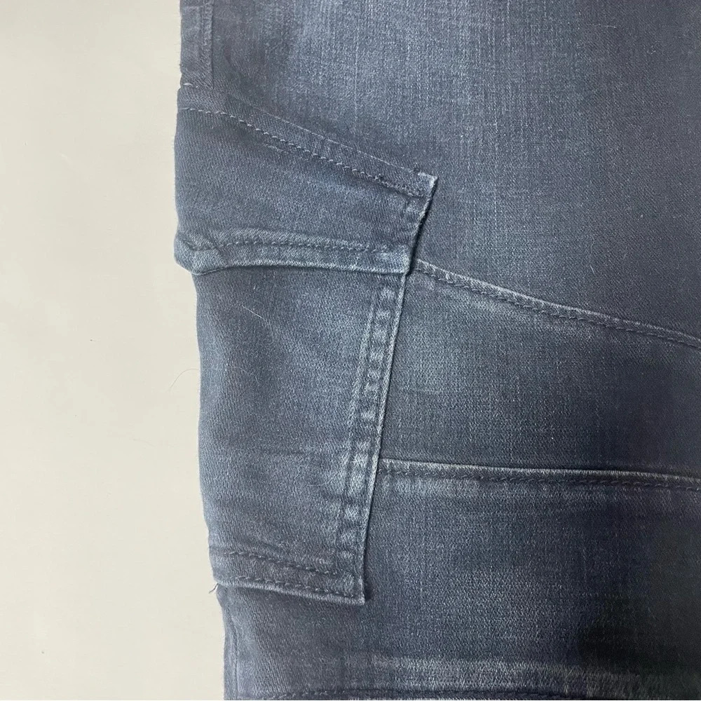 True Religion Halle Mid Rise Super Skinny Cargo Moto Jean Size 25 - Picture 9 of 16